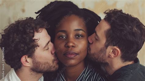 Fotografia Do Stock African American Woman Being Kissed By Two African American Men Concept Of