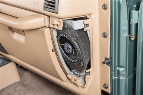 Select Increments Dash Pod Enclosures With Kicker Speakers For