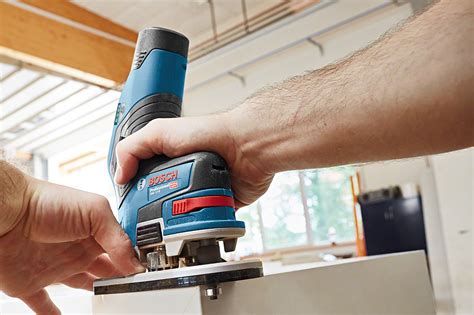 Bosch Professional Akku Kantenfräse GKF 12V 8 Solo kaufen Globus Baumarkt