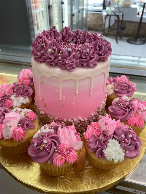 Beautiful cake made by... - Calandra's Bakery and Restaurants