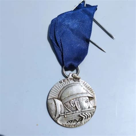 A Belle M Daille En Hommage Ancien Soldat De La Guerre French