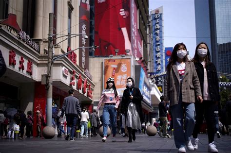 中國4月零售額同比下降111，低於前值、也明顯弱於預期 Wsj