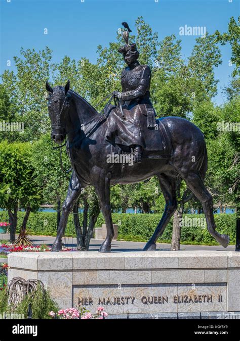 Queen Elizabeth Statue Wascana Centre Regina Saskatchewan Canada