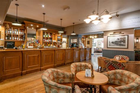 The Avon Causeway Pub Hotel And Restaurant In Christchurch Dorset