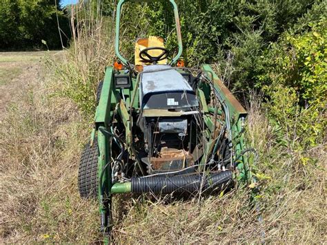 John Deere 955 Tractor w/70A Loader - Gavel Roads Online Auctions