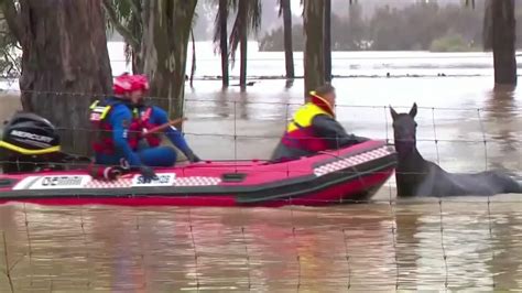 Decretado Estado De Calamidade Em Sydney Cheias Obrigaram Retirada