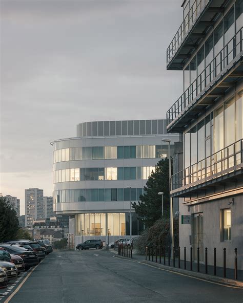 Faculty of Medicine of Kremlin Bicêtre by Pargade Architectes 谷德设计网