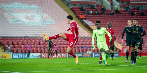 Liga Mistrz W Ajax Amsterdam Przyje D A Zdoby Anfield