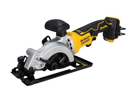 Dewalt Dcs571p1 Atomic 20v Max Cordless Brushless 4 1 2 Circular Saw