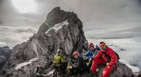 Fakta Gunung Jayawijaya Di Papua Yang Belum Kamu Ketahui