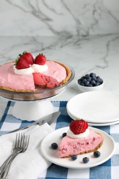 Quick And Easy Strawberry Jello Pie Recipe • Bake Me Some Sugar