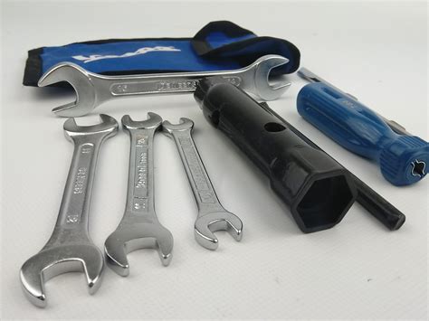 Vespa Tool Kit Bag Glove Box Wheel Spanner Screwdriver Spanners