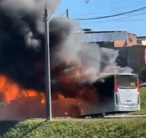 Viol Ncia Na Cidade Maravilhosa Criminosos Incendeiam Nibus Na