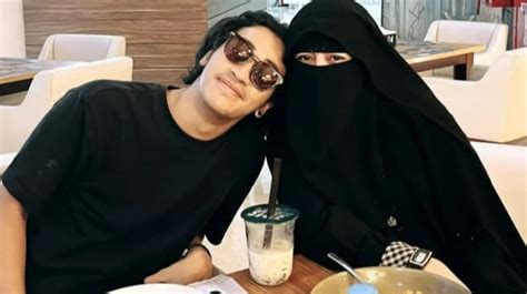 Foto Syur Mirip Abidzar Viral Umi Pipik Minta Anaknya Sabar Sayangi