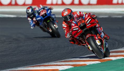 Moto Gp Pecco Bagnaia è campione con la Ducati pilota e moto