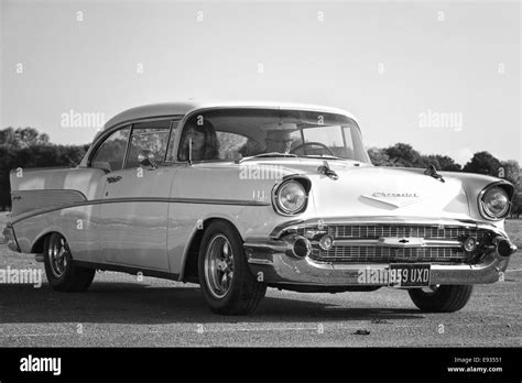 1950s car black and white hi-res stock photography and images - Alamy