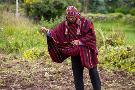 The Traditional Fashion of Andean Men | Kuoda Travel