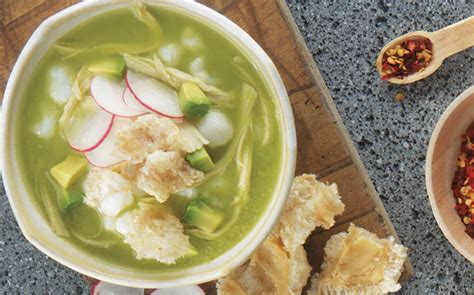 Cómo hacer Pozole verde de pollo estilo Guerrero Receta mexicana