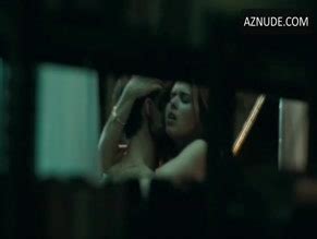 ELIZABETH MCLAUGHLIN Nude AZNude