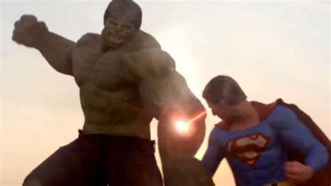 Superman vs. Hulk Fan Battle