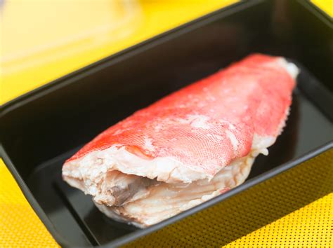 3 Ways to Poach a Fish - wikiHow