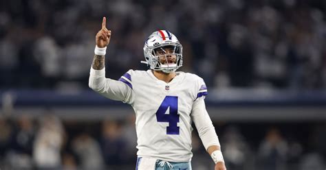 Dak Prescott Pays Respect to Ezekiel Elliott with Pregame Outfit - Sports Illustrated FanNation ...