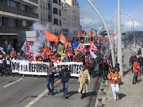 Manifestation Du Avril Encore La Foule Pour Contester La R Forme