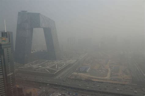 China's smog kills 4,000 people each day