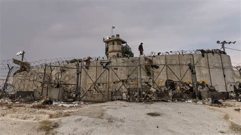 At Bagram Air Base, a Notorious Prison Lies Empty - The New York Times