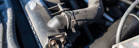 How To Quickly Repair A Cracked Radiator Hose