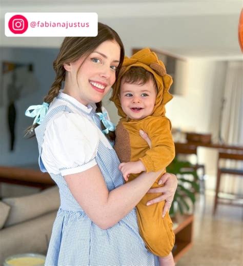 Família de Fabiana Justus se veste de personagens de Mágico de Oz para