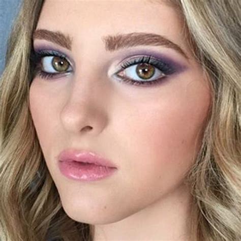 Kendall Jenner Makeup Bronze Eyeshadow Brown Eyeshadow Nude Lipstick Steal Her Style