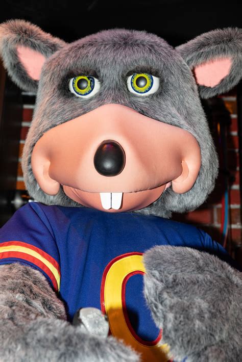 Farewell Chuck E Cheese Animatronic Band The New York Times