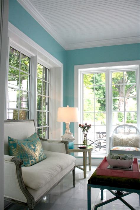 Using Colors to Create Mood in a Room: Aqua and Teal