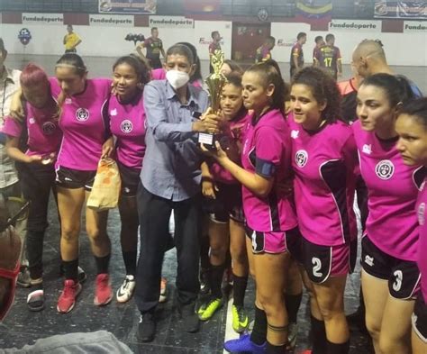 Zulia H Roe En La Batalla De Carabobo Del F Tbol De Sal N Femenino