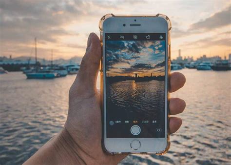 how to take a picture on this phone