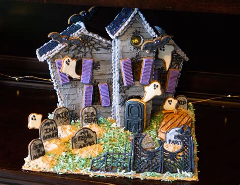 Gingerbread Haunted Mansion