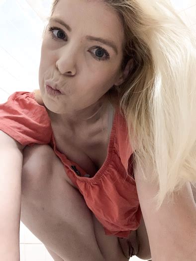 Escort Blonde Image ThisVid Tube