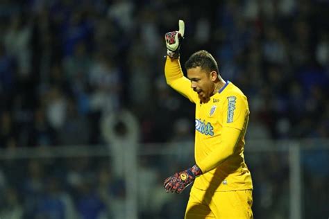 Santos anuncia o retorno do goleiro Vladimir ex Avaí