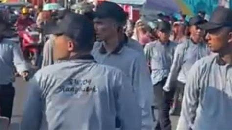 Viral Lomba Gerak Jalan Di Bangkalan Ricuh Penonton Ditonjok Peserta