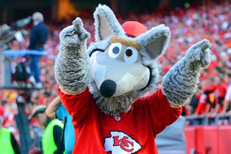 Kansas City Chiefs mascot hurt during practice at Arrowhead - ESPN