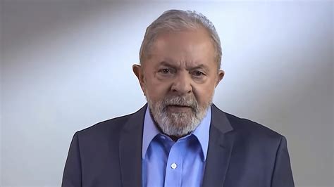 Lula diz em discurso que Bolsonaro comete crime de lesa pátria