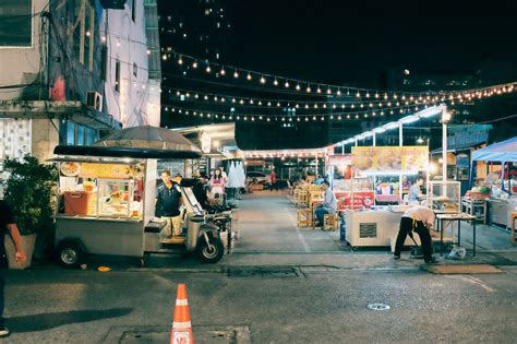 Pratunam Night Market – Aloyxyj