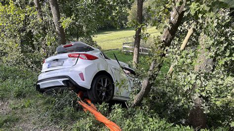 Freilassing Schwerer Verkehrsunfall Zwischen Berg Und Schign