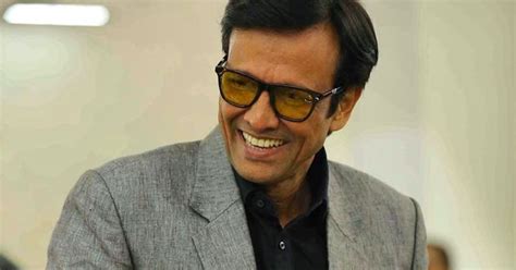 Farzi Kay Kay Menon Carries A Flamboyant Avatar As A Counterfeiting