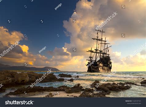 Pirate Ship Open Sea Sunset Stock Photo 1123137131 | Shutterstock