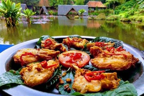 Ini Dia 5 Tempat Makan Sunda Di Bandung Paling Enak Dengan View Yang