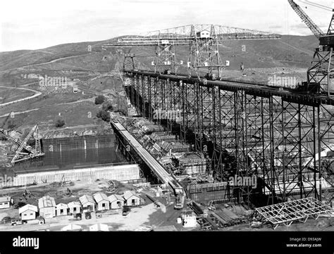 Friant Dam Construction Stock Photo - Alamy