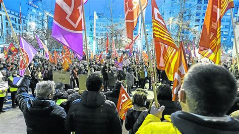 Los J Venes Huyen De Los Partidos Los Sindicatos Y De Cualquier