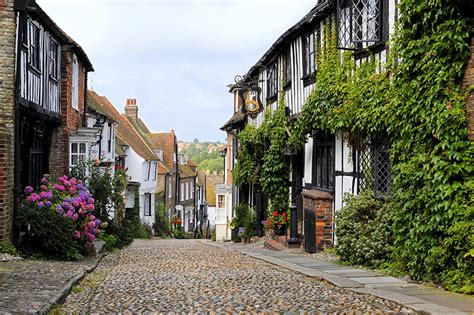 Britain's prettiest streets - Discover Britain